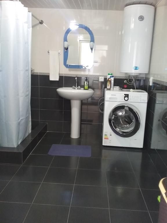 Guest House Anisa Birkiani Екстериор снимка