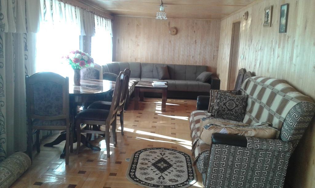 Guest House Anisa Birkiani Екстериор снимка