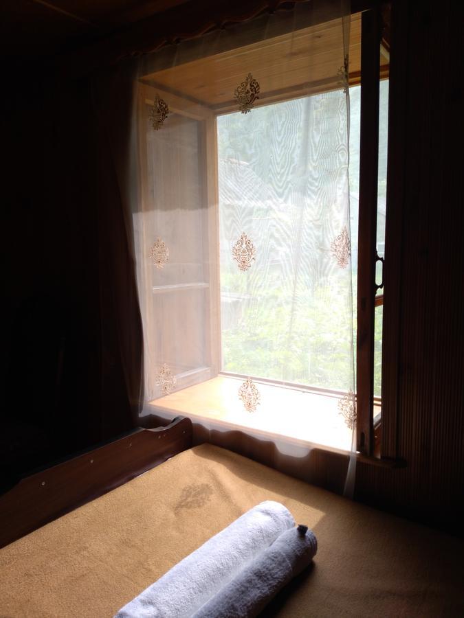 Guest House Anisa Birkiani Екстериор снимка