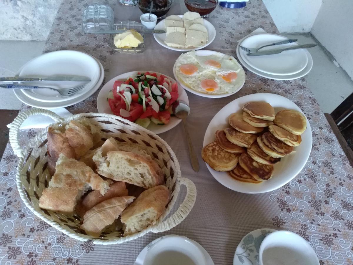 Guest House Anisa Birkiani Екстериор снимка